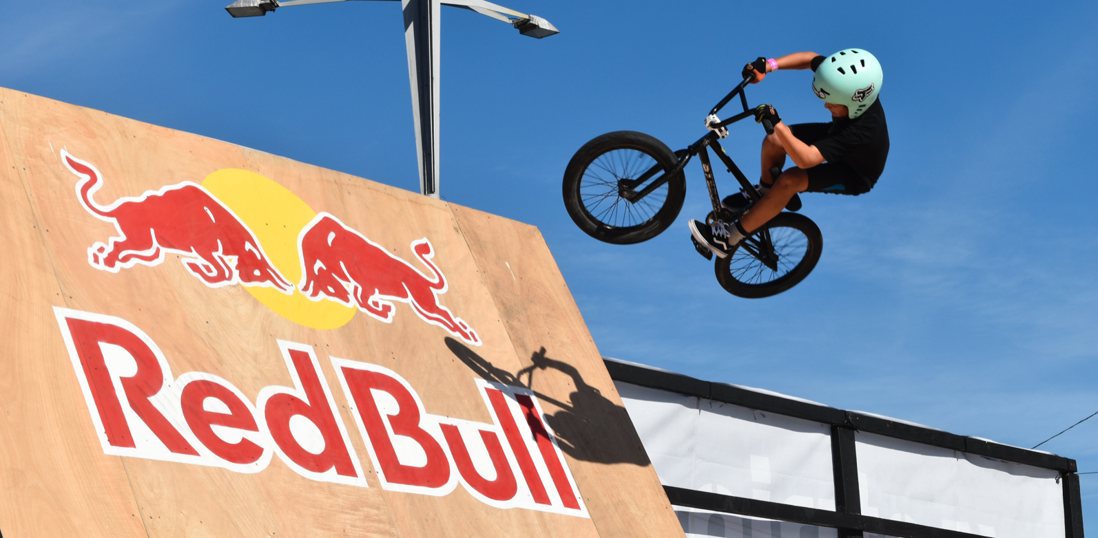 Krating Daeng (Red Bull) oder ein Energiewunder aus Thailand